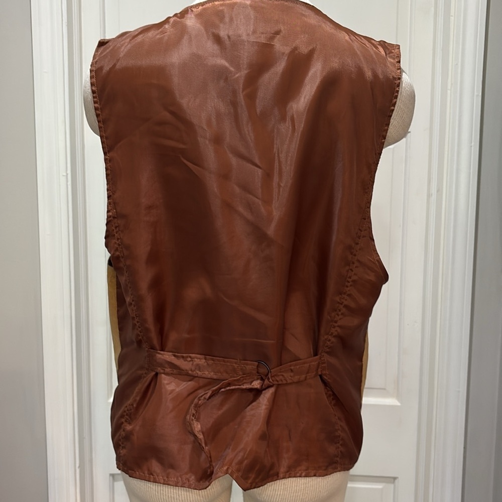 Shebang sz M genuine leather camel colored snap front vest. - Picture 4 of 7